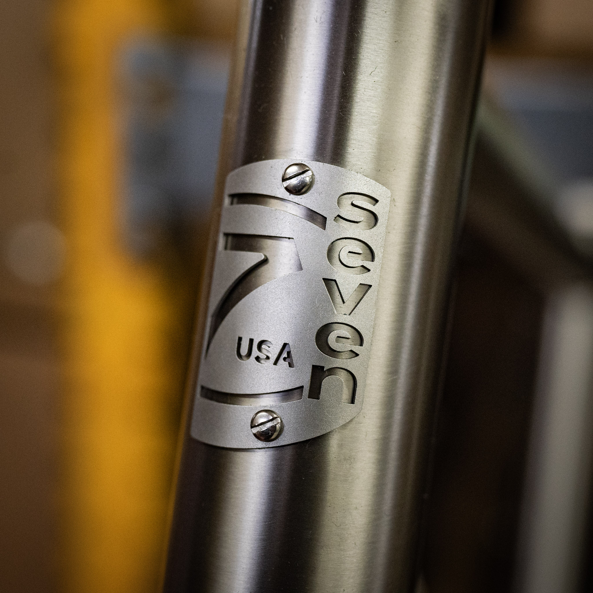 SL-type head tube graphic