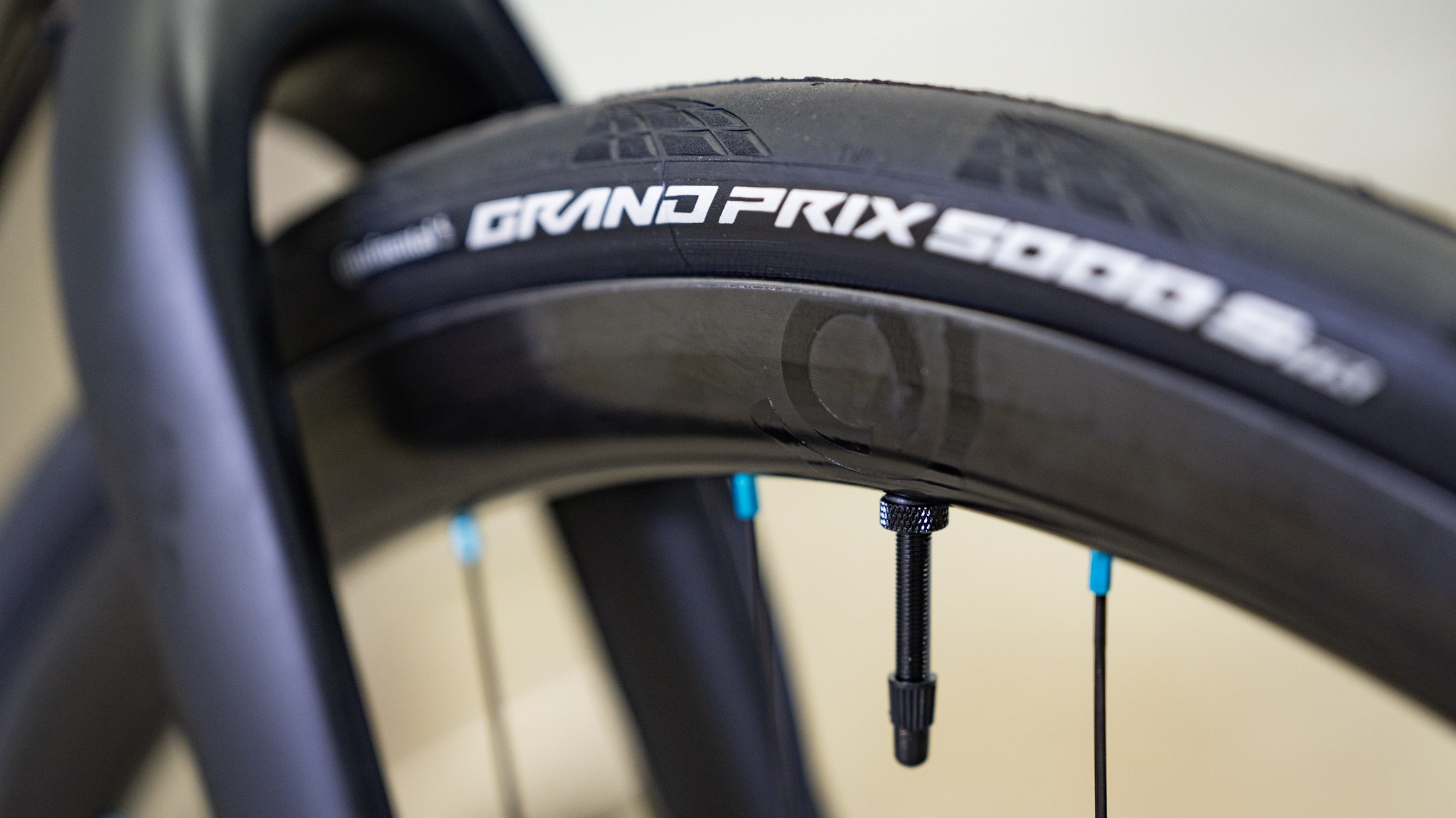 grand prix tire tubeless