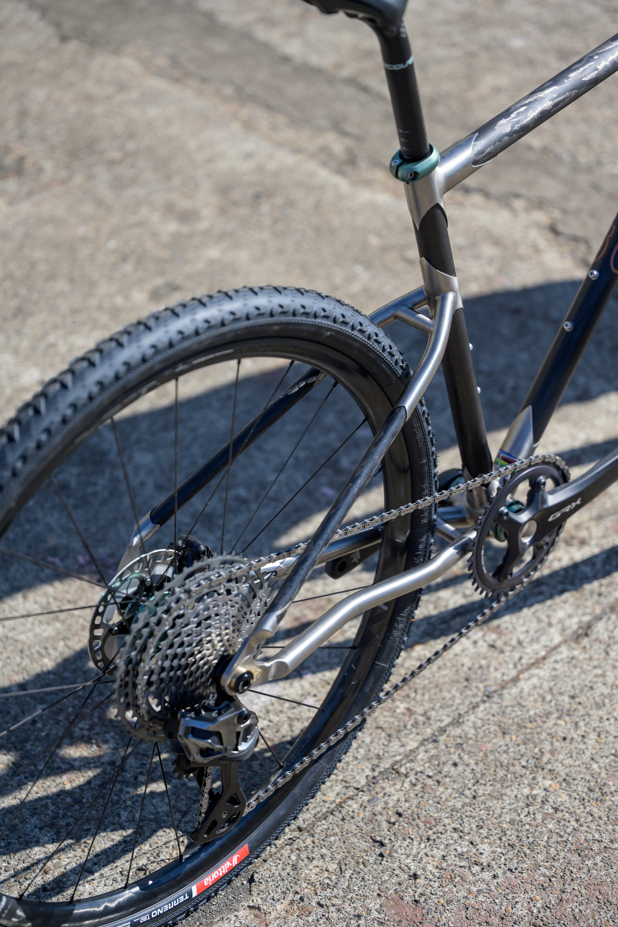 Seven Evergreen PRO carbon with king jade parts full bike side