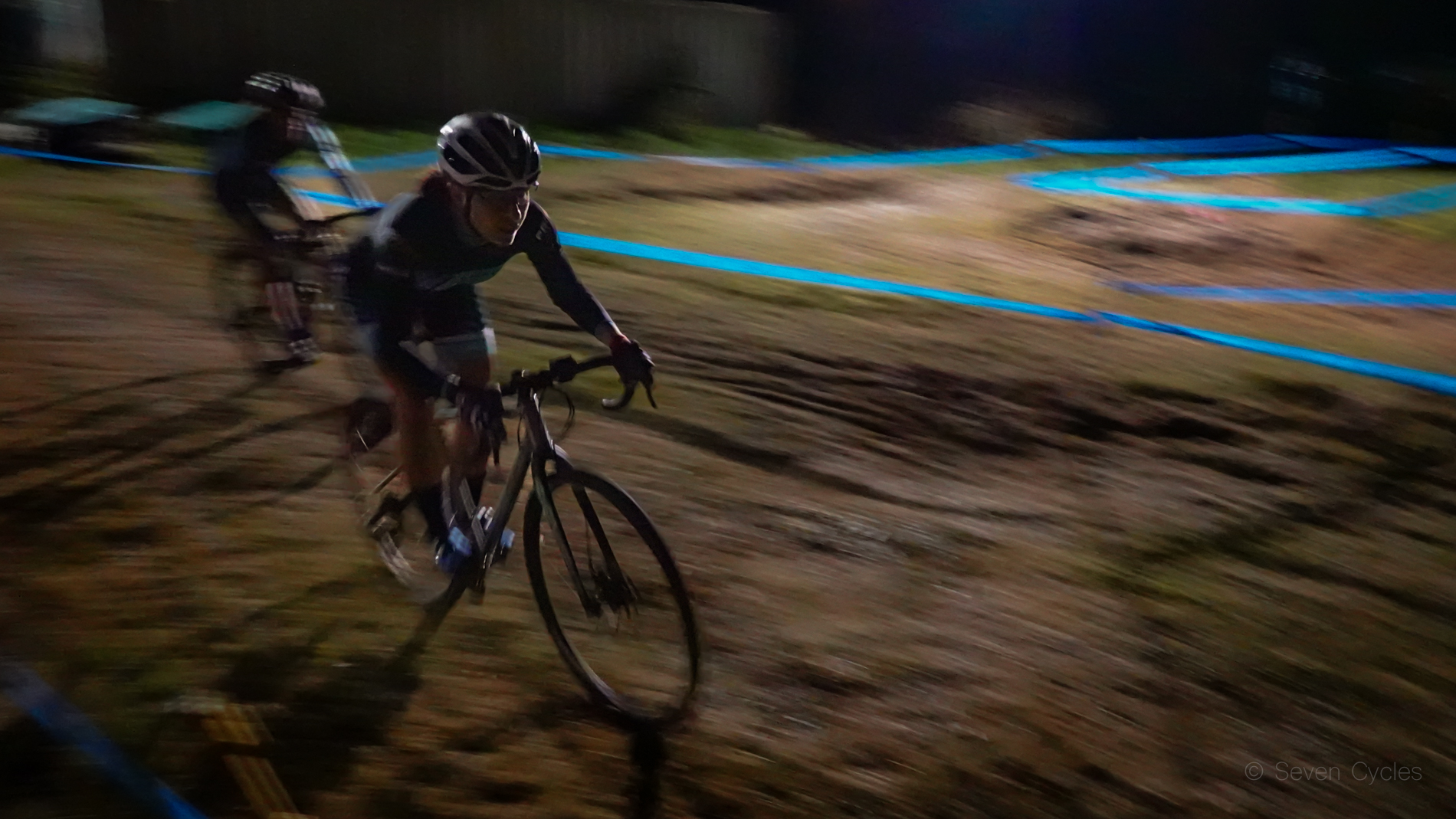 cyclocross-lead-the-charge