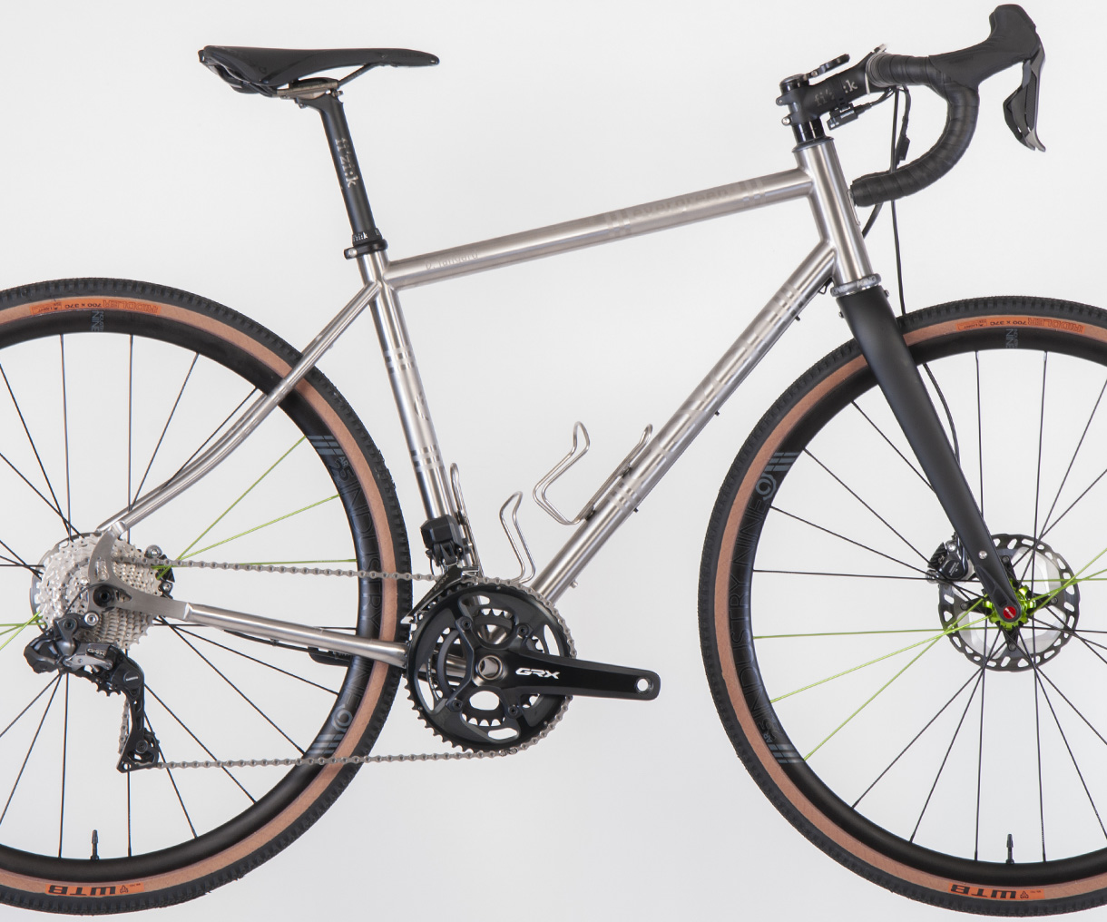 moto seat stays side view